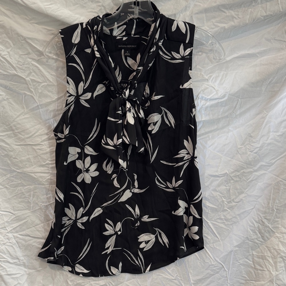 Banana Republic Black and White Floral Blouse